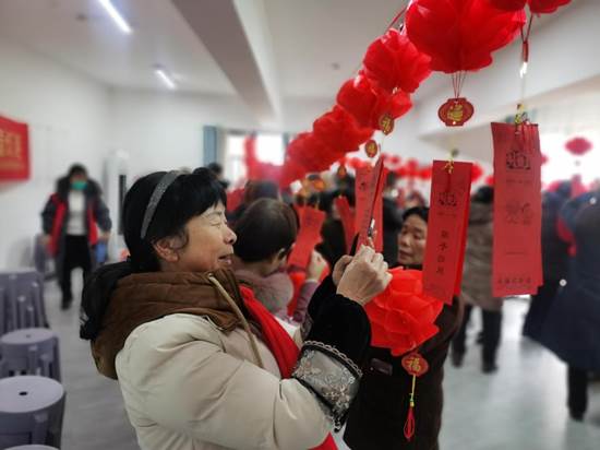 花好月圓人長久 情意濃濃鬧元宵——發(fā)展養(yǎng)老開展慶祝元宵系列活動(dòng)